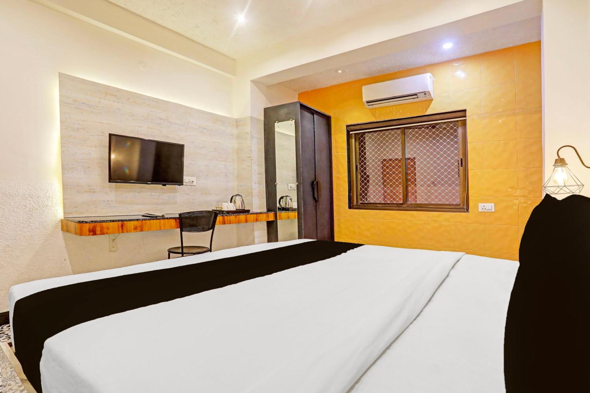 Super Townhouse Cantonment Varanasi Formerly Sarin Inn Exterior foto